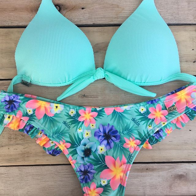 Bikini turquesa estampada verano 2020 Shida